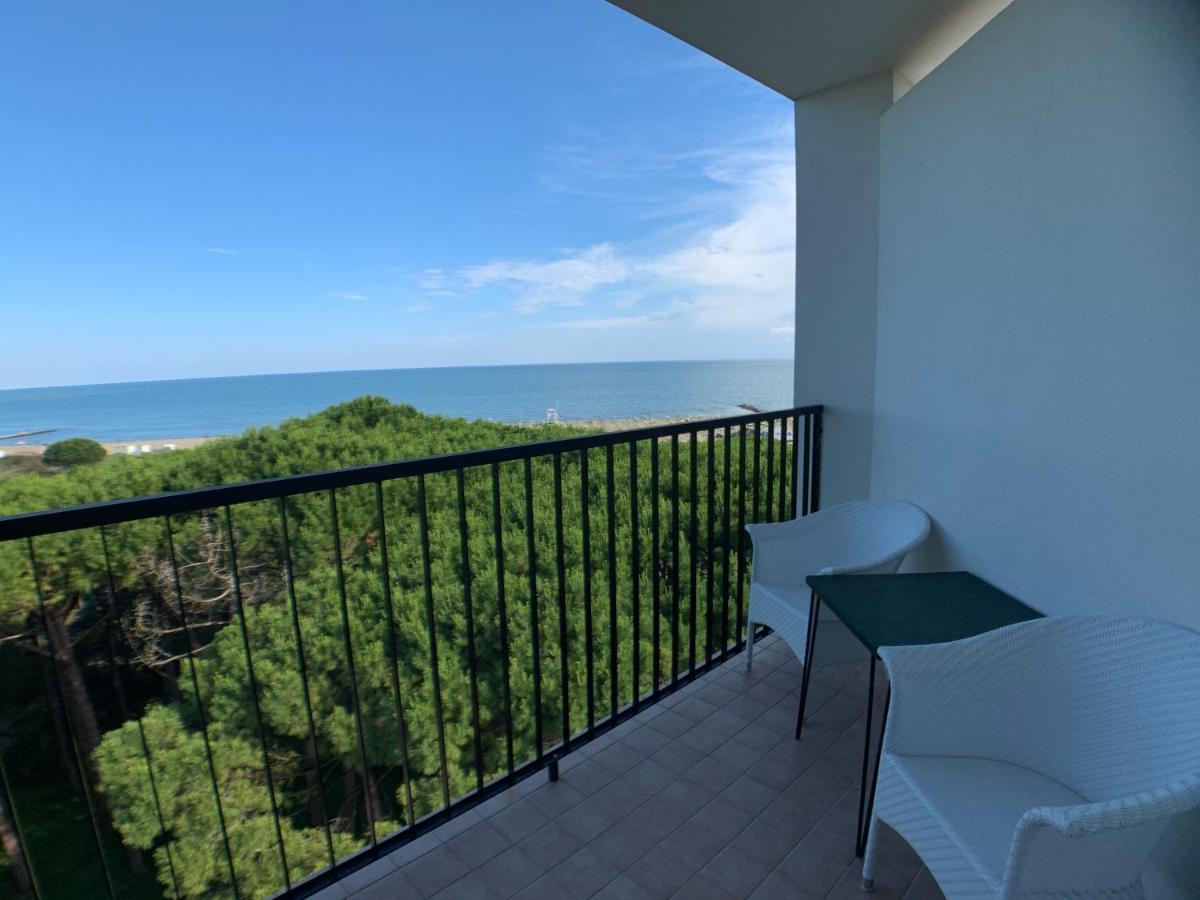 Hotel Beau Rivage Pineta Lido di Jesolo Buitenkant foto