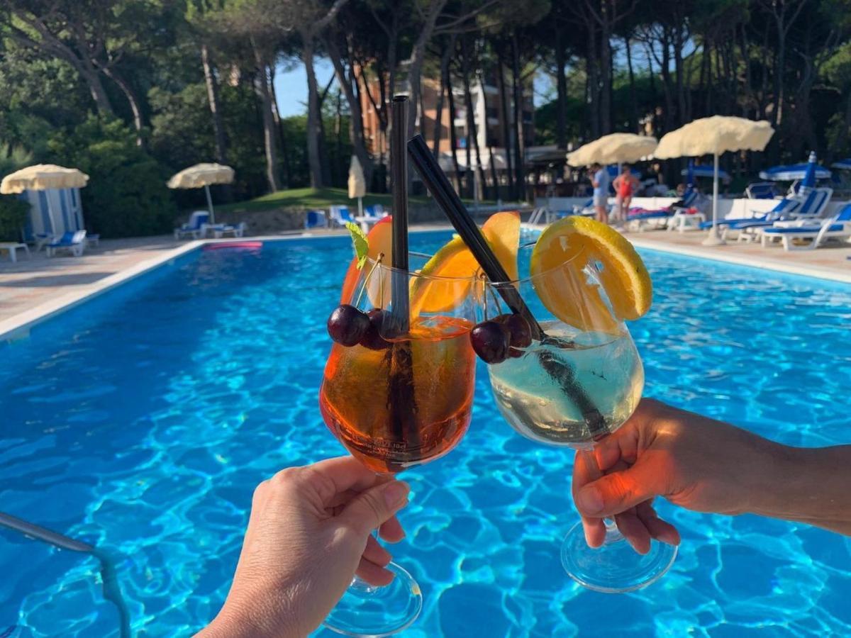 Hotel Beau Rivage Pineta Lido di Jesolo Buitenkant foto