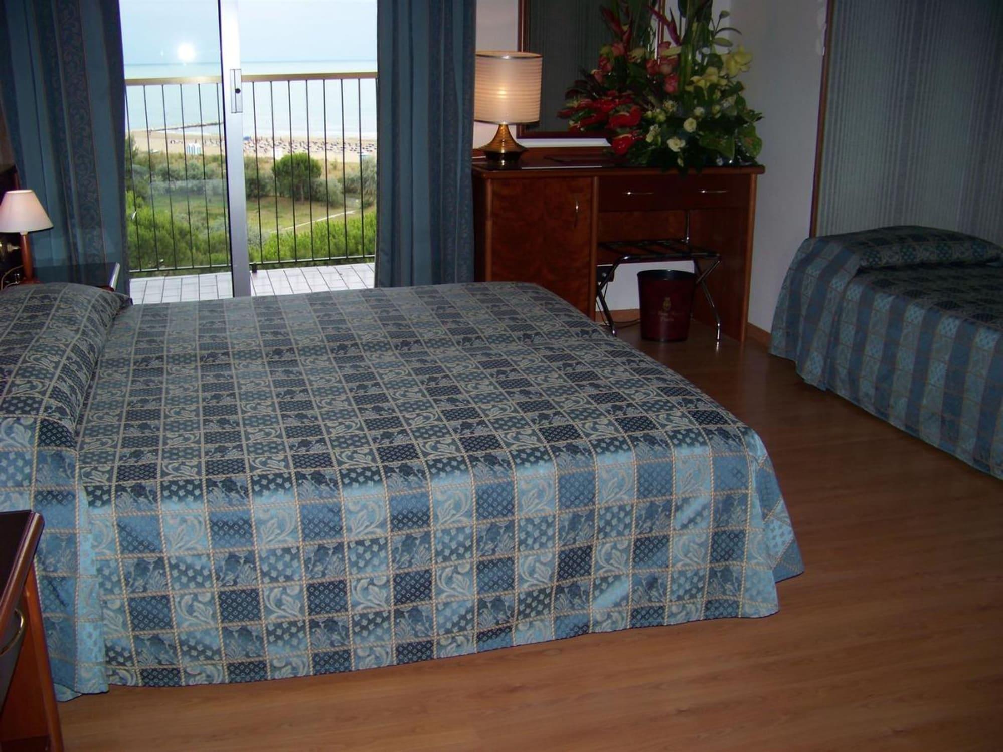 Hotel Beau Rivage Pineta Lido di Jesolo Buitenkant foto