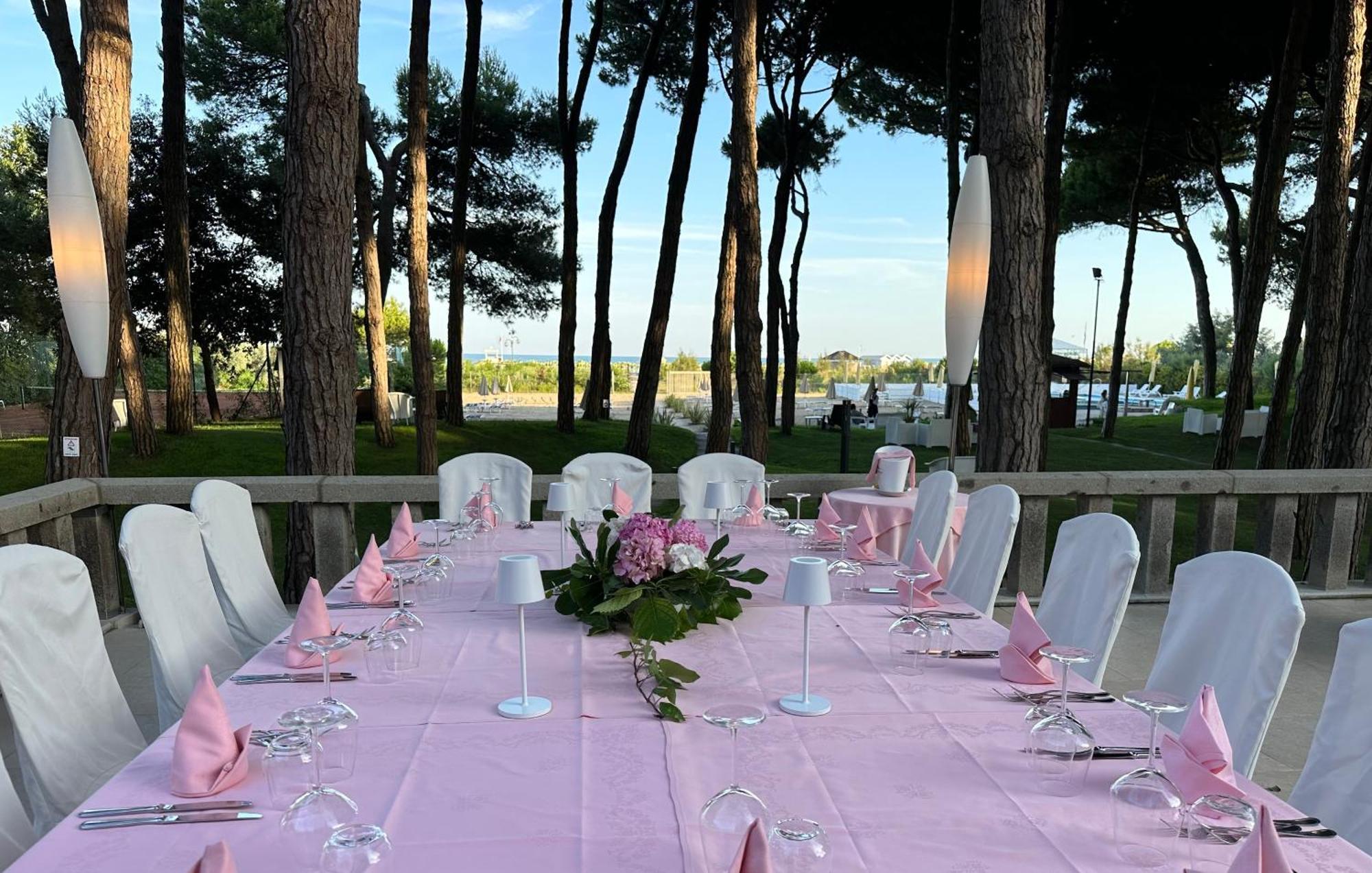 Hotel Beau Rivage Pineta Lido di Jesolo Buitenkant foto