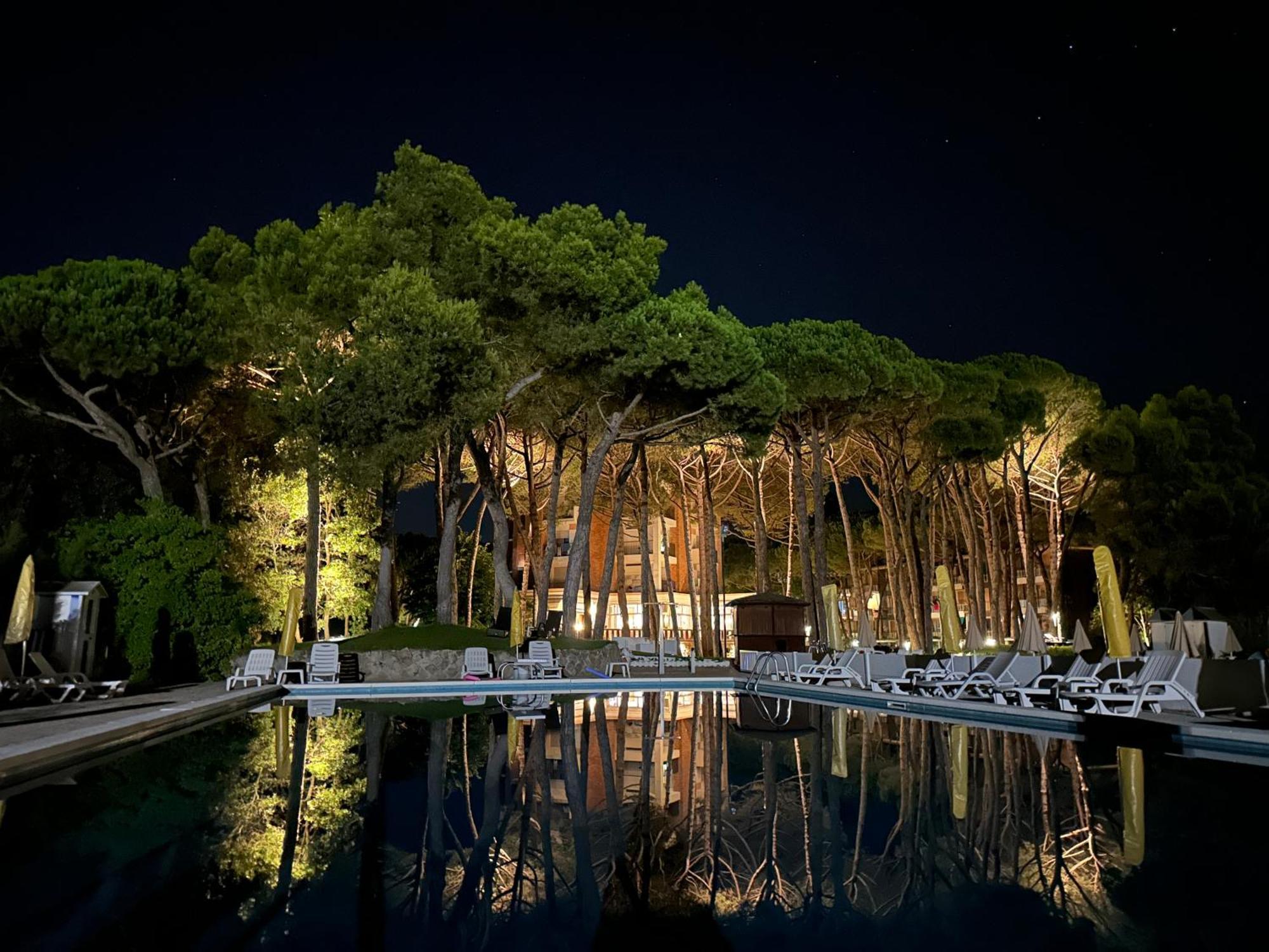 Hotel Beau Rivage Pineta Lido di Jesolo Buitenkant foto