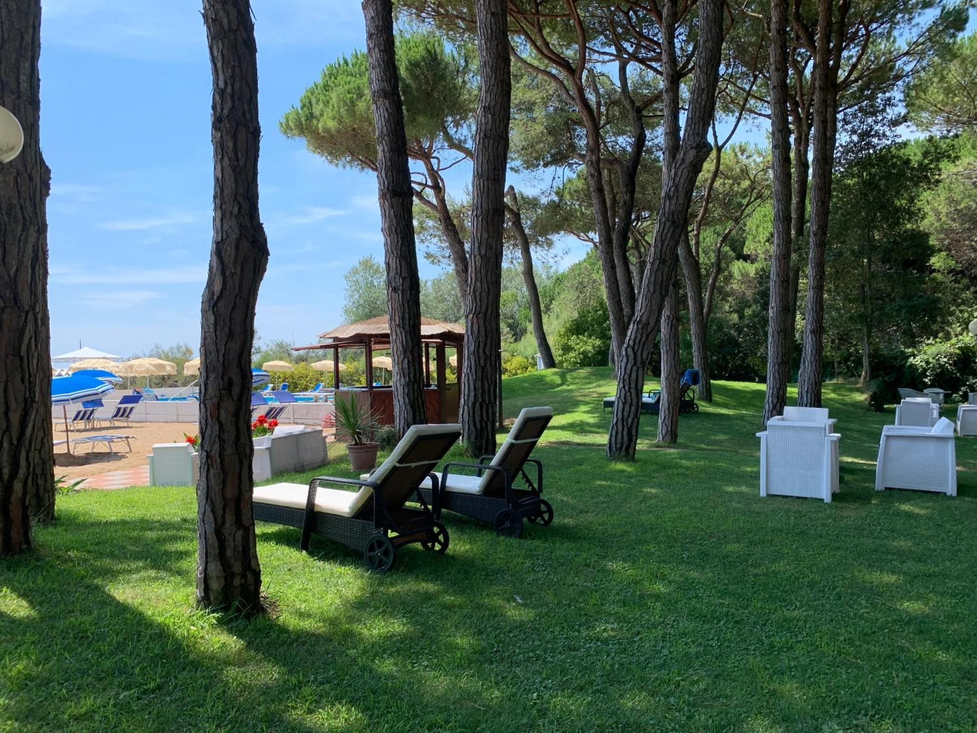 Hotel Beau Rivage Pineta Lido di Jesolo Buitenkant foto