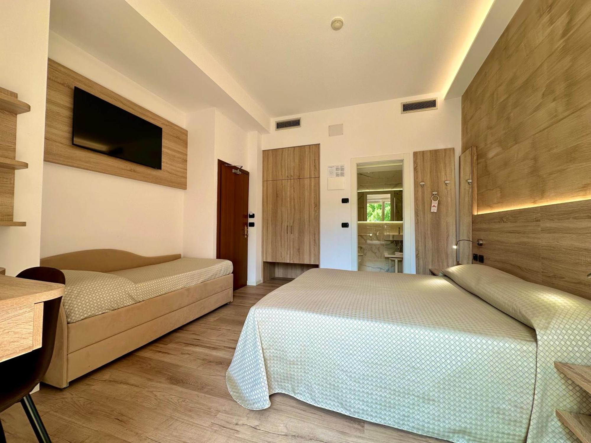 Hotel Beau Rivage Pineta Lido di Jesolo Buitenkant foto