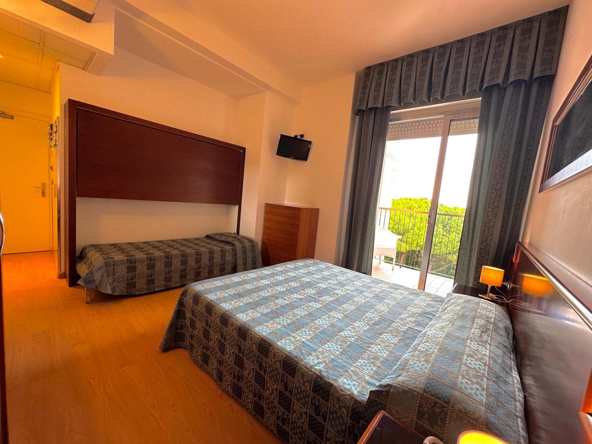 Hotel Beau Rivage Pineta Lido di Jesolo Buitenkant foto