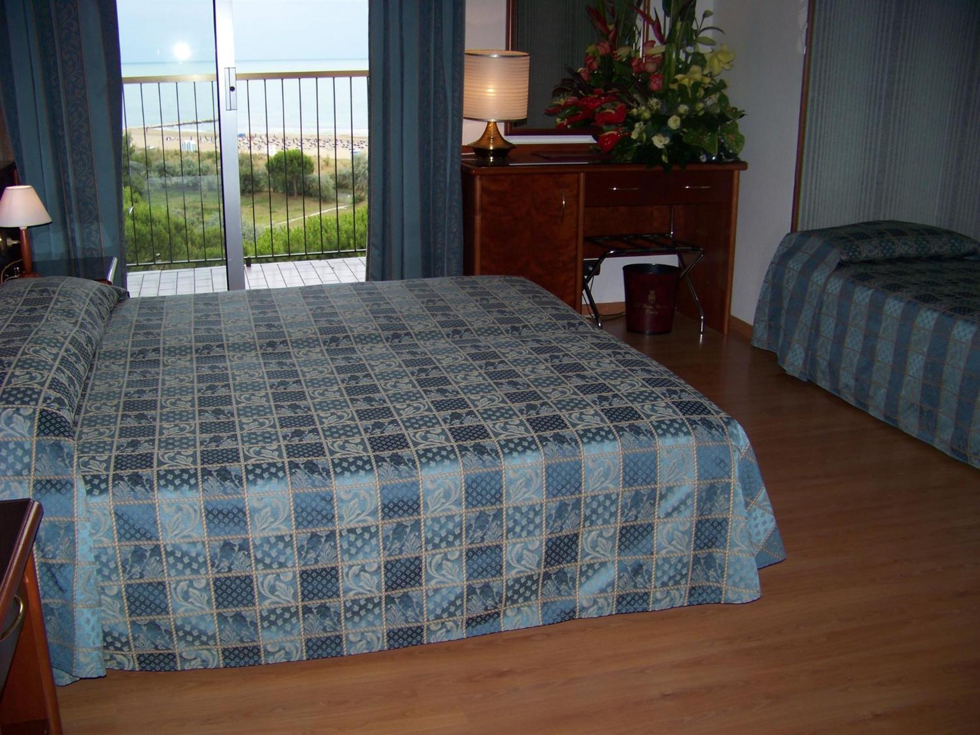Hotel Beau Rivage Pineta Lido di Jesolo Kamer foto