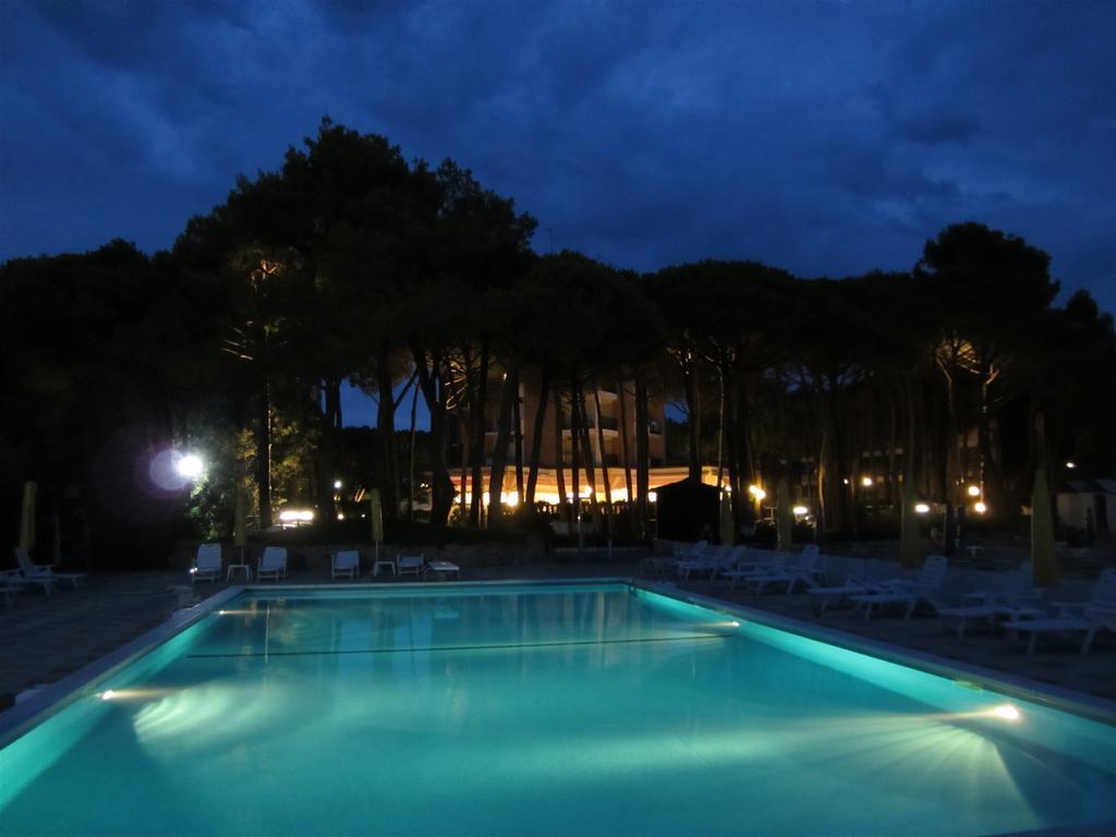Hotel Beau Rivage Pineta Lido di Jesolo Buitenkant foto